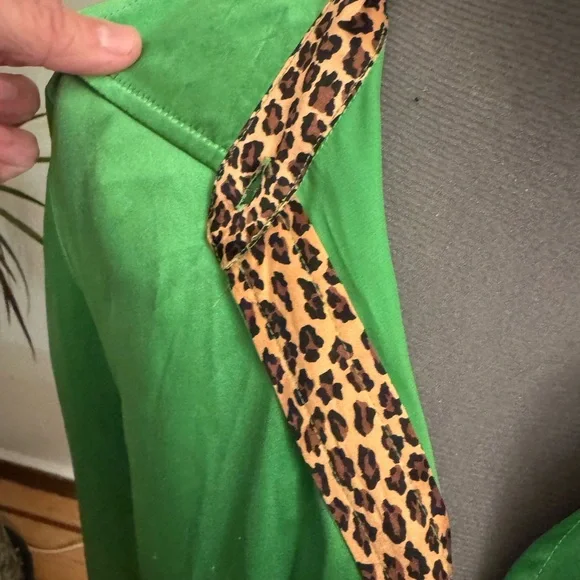 Robbie Bee Vintage 100% Silk Green Shirt with Leopard accents - Picture 4 of 8